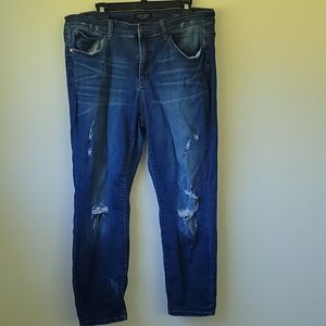 Judy Blue 18W distressed jeans relaxed fit